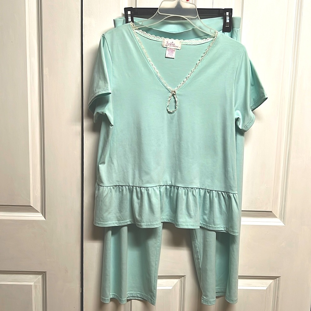 Softies Light Green White Lace Trim Crop Pajama Set Size M